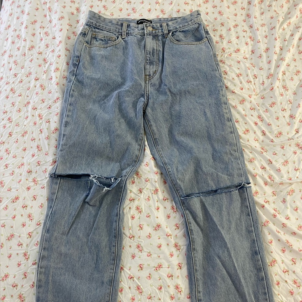 PLT, boyfriend Jeans with knee rips